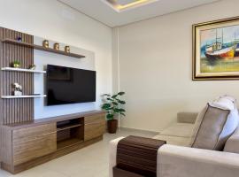 Sea view apartment with 3 bedrooms and garage, hotel in Governador Celso Ramos