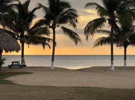 Sunshine Cabanas At Ocean View, hotel di Dangriga