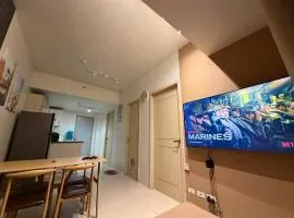 Staycation big room sm north grass residences 2 bed