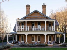 Yallungah Boutique Hotel, hotel near Orange Airport - OAG, Orange