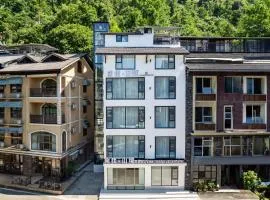 Zhangjiajie Longing Mountain B&B