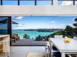 Wahapu Heights, khách sạn ở Russell