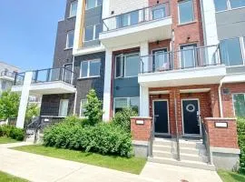 Downsview Park Luxury Townhome near Yorkdale Transit