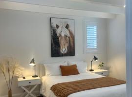 The Stables, hotel in Armidale