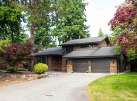 Coastal Luxury Suite White Rock, hotel in Surrey