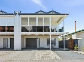 Bayview Escape - Aldinga Beach - C21 SouthCoast Holidays