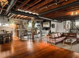 Unique 2-BDR Historic Warehouse Loft with Terrace ! ! !