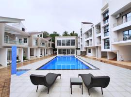 Assagao Luxe 1BHK Retreat - Pool, Fast Wi-Fi, Parking - Prime Location, Hotel in Assagao