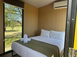 Sunset Tiny House at Bluebush Estate X by Tiny Away, glamping site in Lovedale