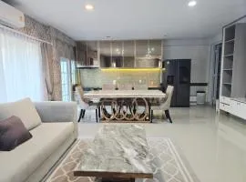 Elegant Home near MRT Central WestGate and Central WestVille 3 to 10 Min Drive
