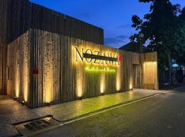 Nozawa Hostel and Onsen - Men Only, hotel a Chiang Mai