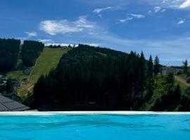 SAVOIE Apartments Bukovel、バコヴェルのホテル
