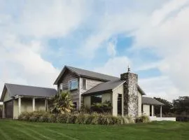 Serenity Lodge Getaway - with river views