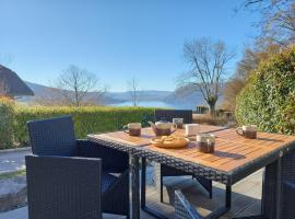 Vue panoramique lac d'Annecy, Maison chaleureuse avec cheminée, Parking privé, Cadre exceptionnel, hotel em Saint-Jorioz