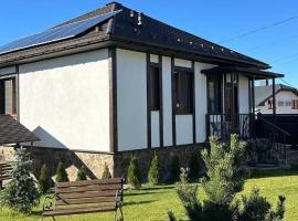 Five House, hotel in Skhidnitsa