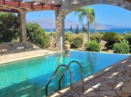 Villa with private pool and stunning sea view, Hotel in Galaxidi