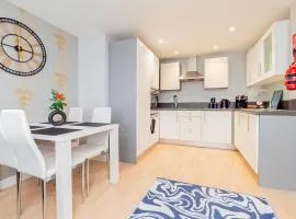 Modern Comfort 2-bed, 2-bath With Lift Access