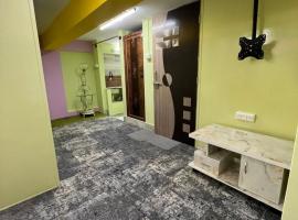 2BHK Cozy Apartment Near IKEA & BIEC Bangalore, hotel v destinaci Bengalúr