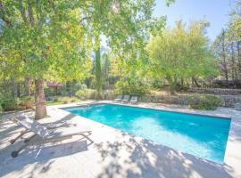 L'Origan 200 m2 6pers Piscine et parc, hotel em Tourrettes