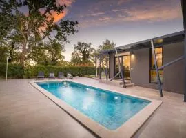 Villa Barcolana by Villsy