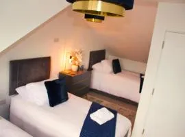 Lush 2- Bed Apartment London