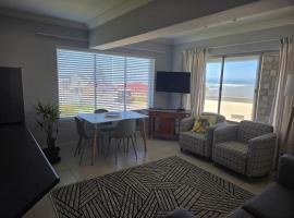 Coastal Bliss Steps from Beach, hotel v destinaci Cape Town