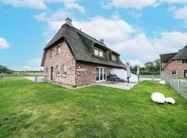 Reetgedecktes Nordseehaus mit Garten, Sauna & Kamin