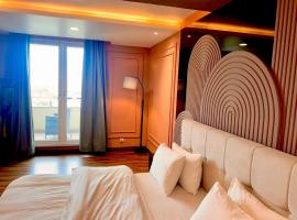 Executive one,Two,Three Bedroom & studio Apartments Gold crest Mall By Sukun, ξενοδοχείο στη Λαχόρη