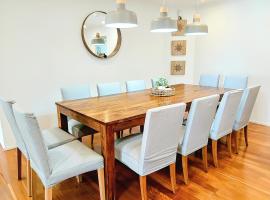 Shell Cove,Game Room, 3 Baths, King Bed, 7kW EV Point, Spacious 1-Story Home, hotelli kohteessa Dunmore