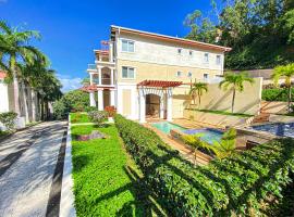 Sea Vue Luxury Vacation Condominiums, hotel en West Bay