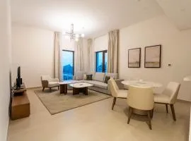 Yas Golf Collection 1 BR Near Theme Parks