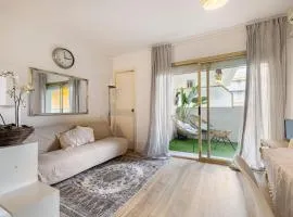 Pet Friendly + Pool + Park, Beach 2 Minutes Away (Atalaya)
