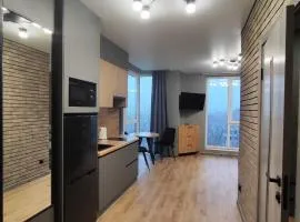 Студія-люкс з панорамними вікнами - біля жд авто вокзала