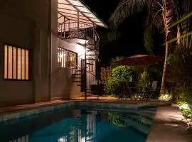 Rustic Tropical Retreat With Pool & Garden Ojochal