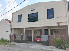 OYO 94919 Nay Guesthouse Dan Kost, hotel em Colomadu