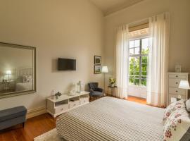 GuestReady - O Ateneu GuestHouse, hotel en Ponta Delgada