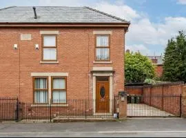 Albert Stays - 5 bed Sleeps 11 - Free Parking