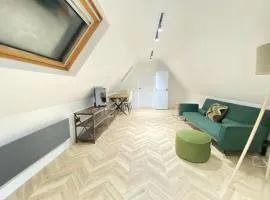 Dippen Hall Signature Apartment