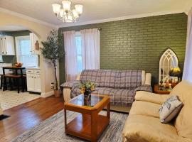 Gather at the Cape, hotel in Youngstown