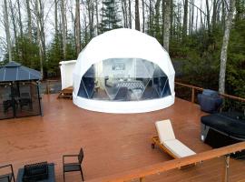 Contrast Cove Dome in Smoky Mountains in Hartford, Tennessee, camping de luxo em Hartford