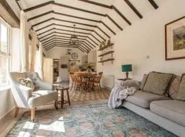 The Cowshed - Country Retreat