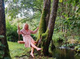 White homestead, hotel a Semeliškės