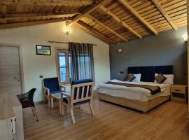 Woodpecker nest by lake & woods, hotel em Mukteswar