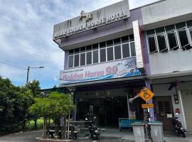 OYO 91242 Muar Golden Horse Hotel，位于Kampong Parit Ulu的酒店