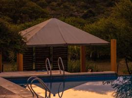 Caba&ntilde;as en Nono La So&ntilde;ada โรงแรมที่มีที่จอดรถในโนโน