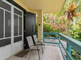 Casita 3 at Ceiba Tree Inn. Tranquility with Garden Views and Pergola with Ocean Overlook