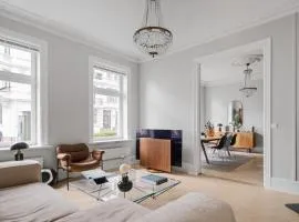 Prime Home Rentals l 84 sqm High-End Apt l Quality & Comfort l Central