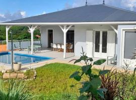 Sumptuous Gommier Villa, 3 bedrooms with pool, ξενοδοχείο σε Le Diamant