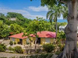 Casita 1 at Ceiba Tree Inn. Tranquility with Garden Views and Pergola with Ocean Overlook