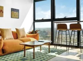 Amber Nest 'City View 1B1B' Sunlit Retreat